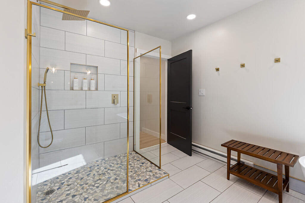 Gouldsboro, Maine, 04607, United States, 3 Bedrooms Bedrooms, ,2 BathroomsBathrooms,Residential,For Sale,1901122