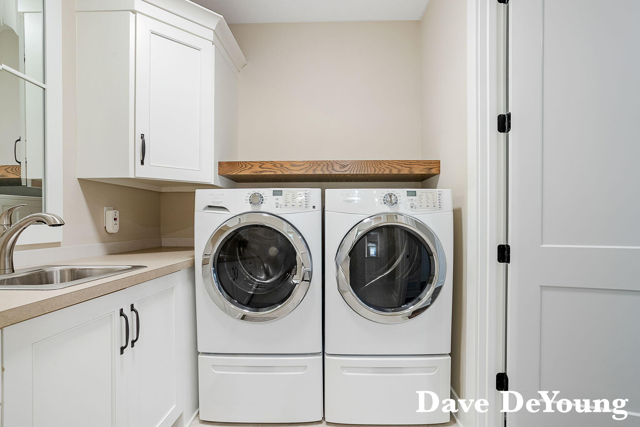 Holland, Michigan, 49424, United States, 3 Bedrooms Bedrooms, ,3 BathroomsBathrooms,Residential,For Sale,1986550