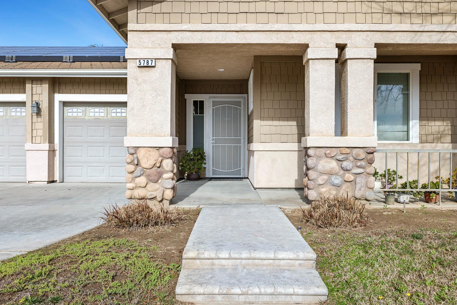 Fresno, California, 93727, United States, 4 Bedrooms Bedrooms, ,2 BathroomsBathrooms,Residential,For Sale,2008580