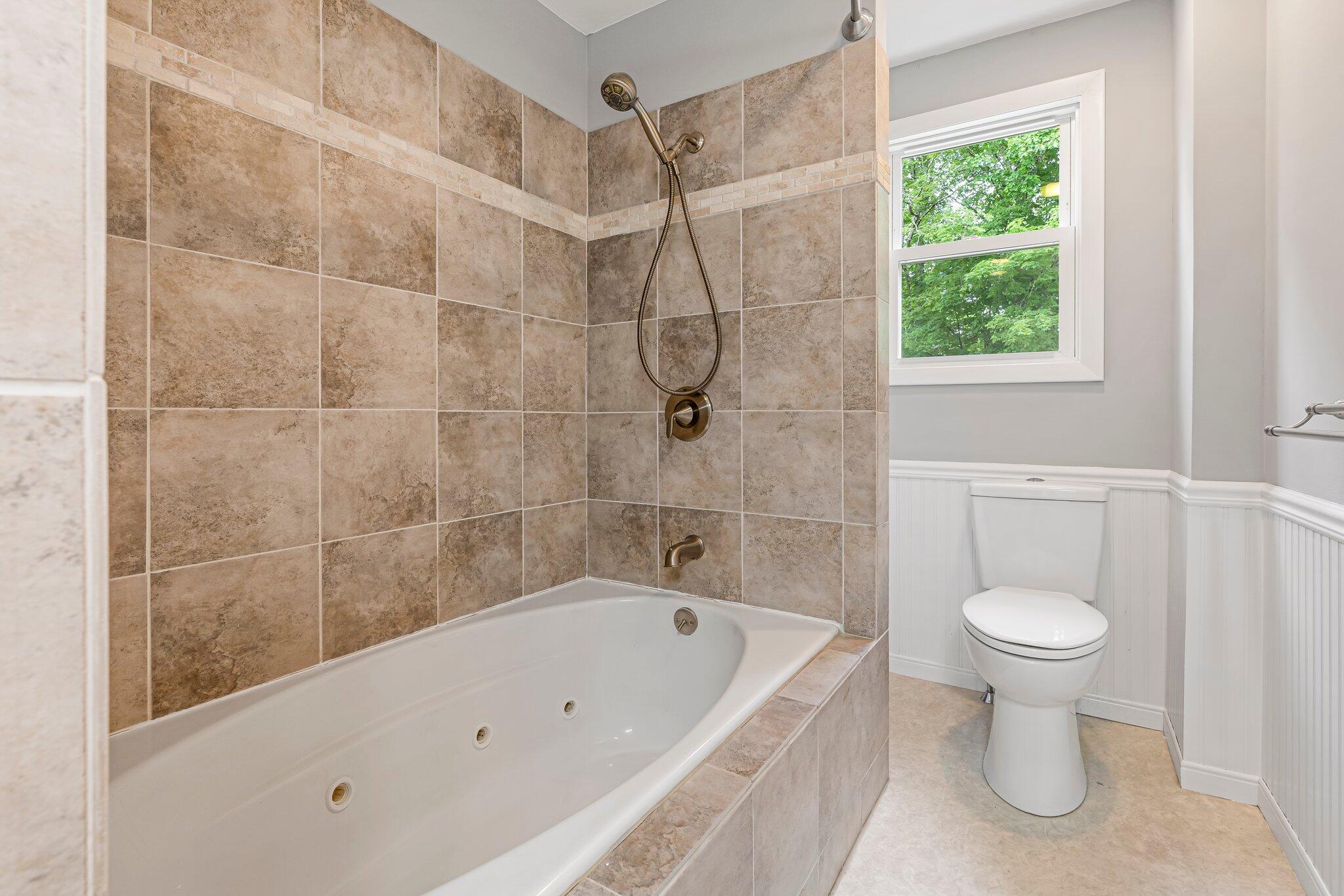 Limerick, Maine, 04048, United States, 4 Bedrooms Bedrooms, ,2 BathroomsBathrooms,Residential,For Sale,1916367