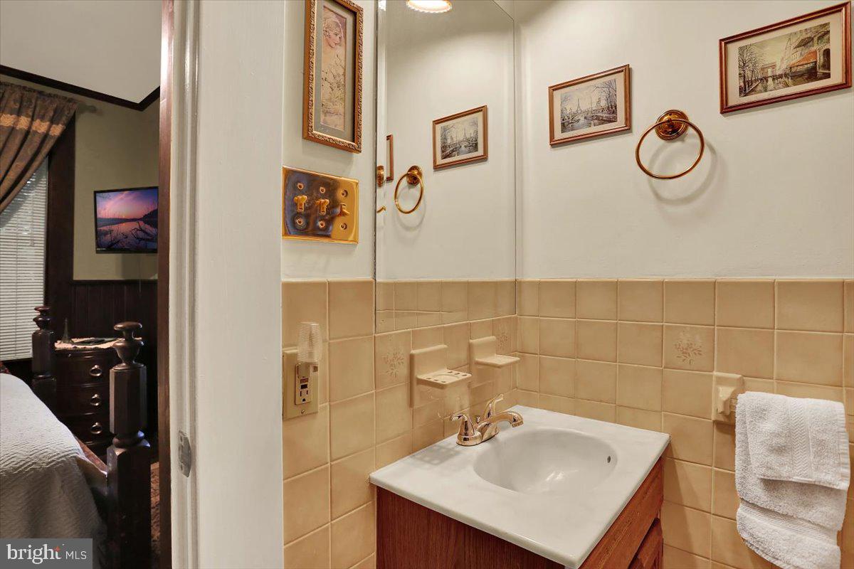 Manheim, Pennsylvania, 17545, United States, 6 Bedrooms Bedrooms, ,8 BathroomsBathrooms,Residential,For Sale,1896454