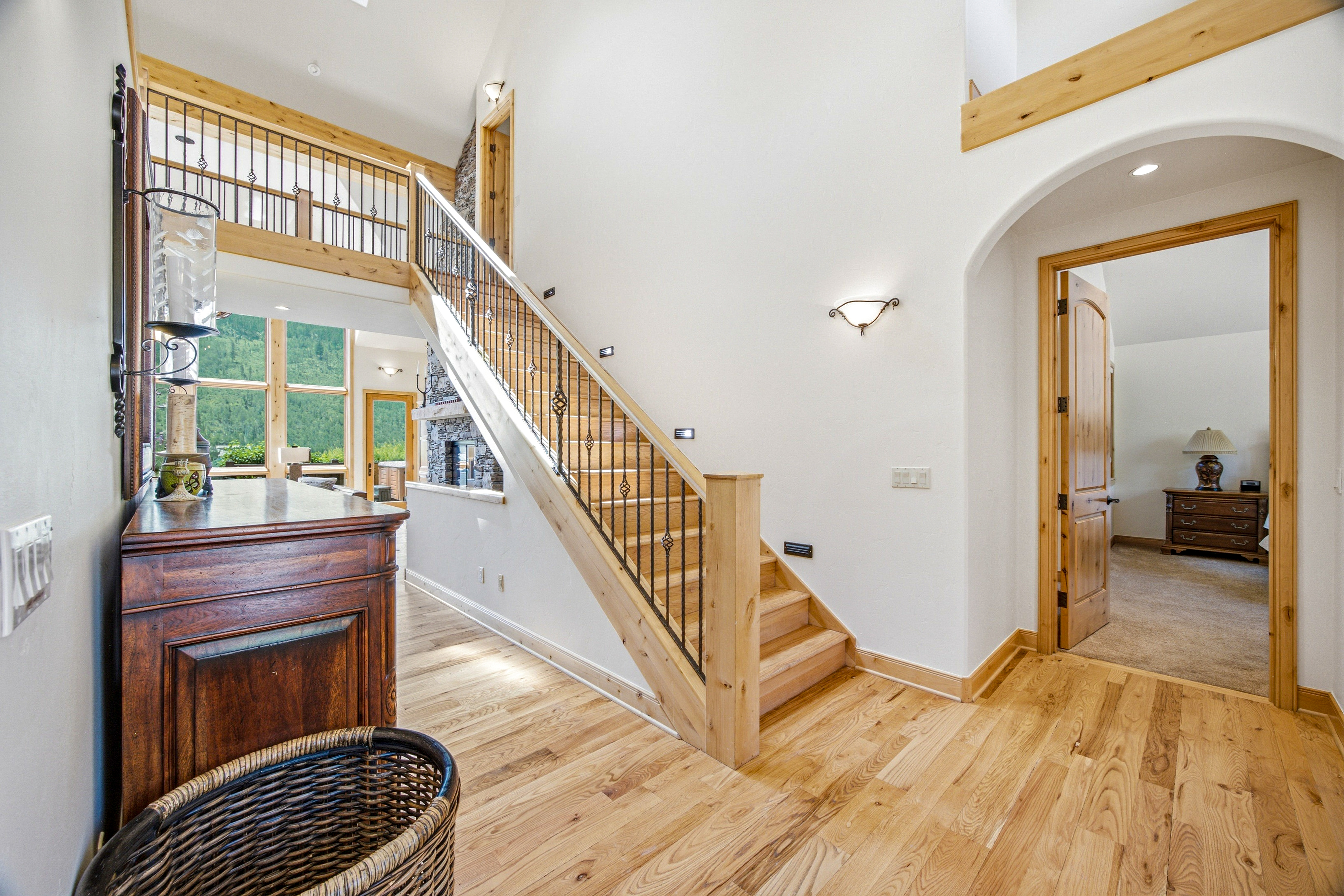  Custom-built, Single-family Home in the Exclusive Grand Traverse Neighborhood - 物件實景