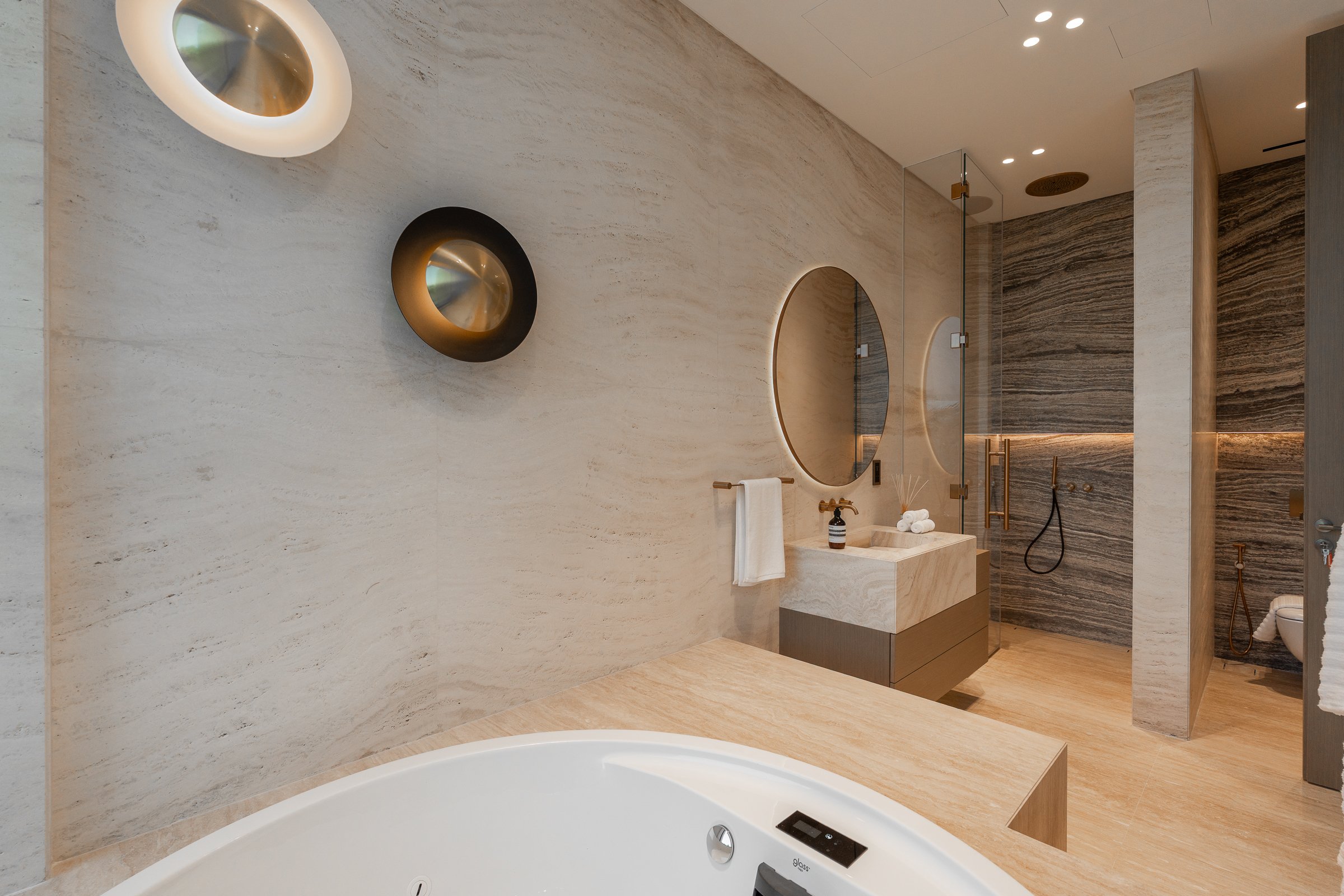  Outstanding Ready-to-Move Villa in Al Barari - 物件實景