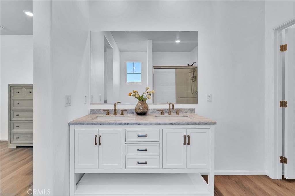 Menifee, California, 92584, United States, 5 Bedrooms Bedrooms, ,3 BathroomsBathrooms,Residential,For Sale,1936987