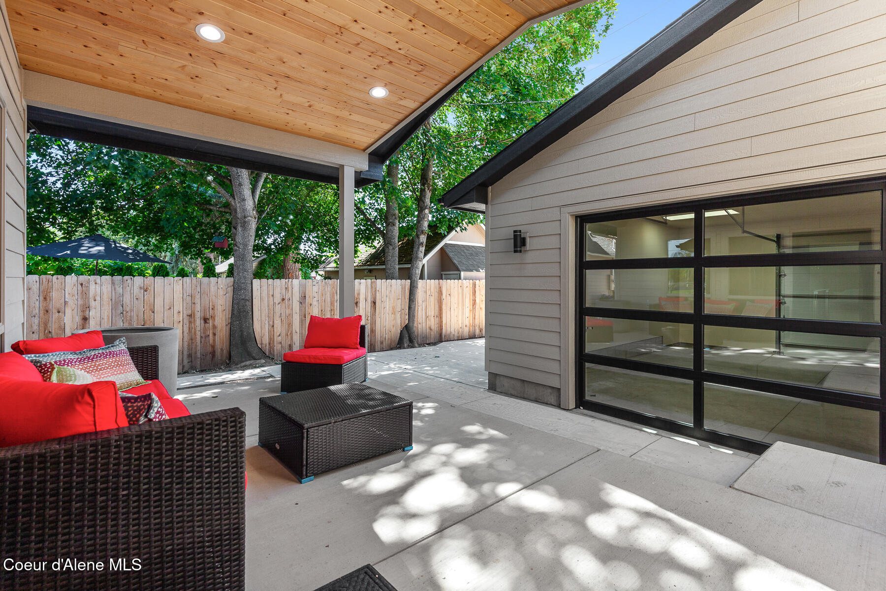 Coeur d'Alene, Idaho, 83814, United States, 4 Bedrooms Bedrooms, ,5 BathroomsBathrooms,Residential,For Sale,2037793