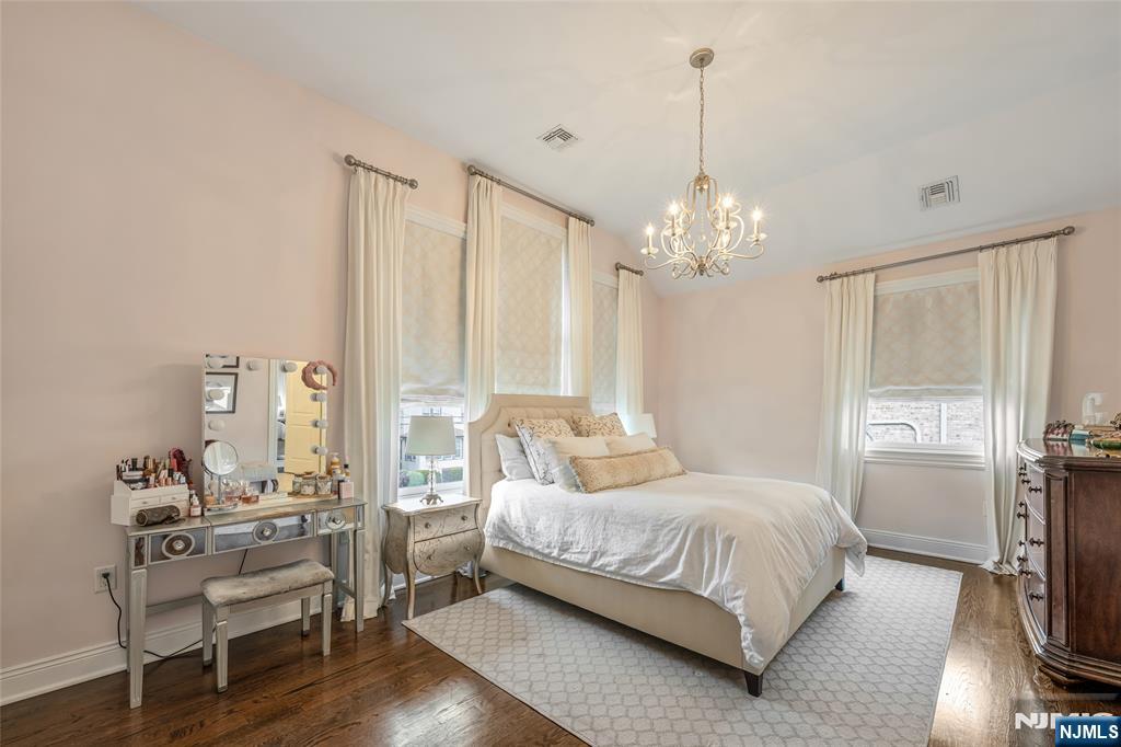 Cliffside Park, New Jersey, 07010, United States, 4 Bedrooms Bedrooms, ,5 BathroomsBathrooms,Residential,For Sale,1998497