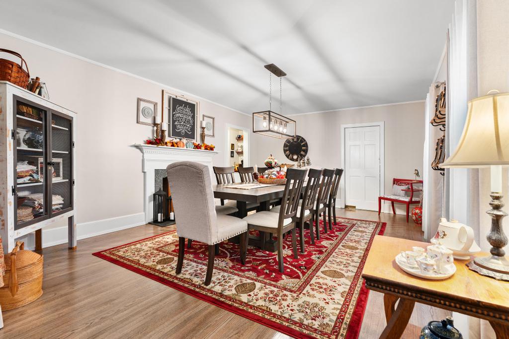 Hartwell, Georgia, 30643, United States, 4 Bedrooms Bedrooms, ,3 BathroomsBathrooms,Residential,For Sale,1989315