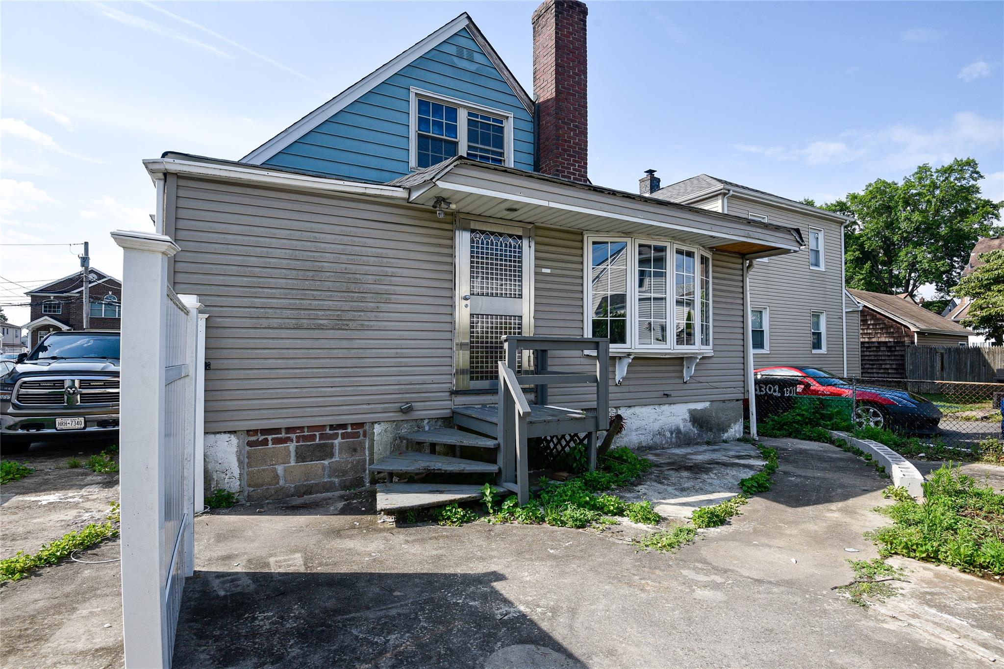 New Hyde Park, New York, 11040, United States, 4 Bedrooms Bedrooms, ,3 BathroomsBathrooms,Residential,For Sale,1903890