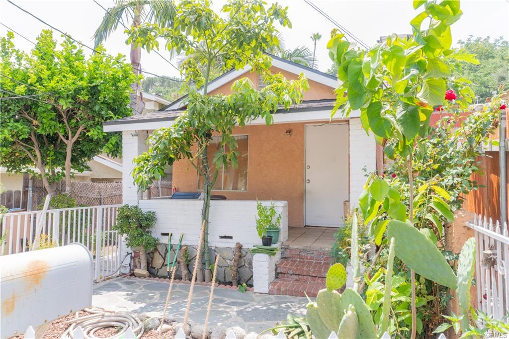 Los Angeles, California, 90032, United States, 3 Bedrooms Bedrooms, ,Residential,For Sale,1895183
