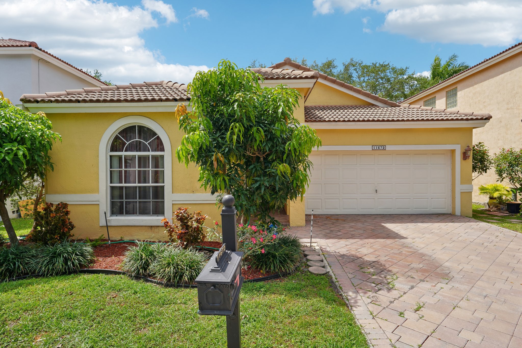 Coral Springs, Florida, 33071, United States, 3 Bedrooms Bedrooms, ,2 BathroomsBathrooms,Residential,For Sale,1923473