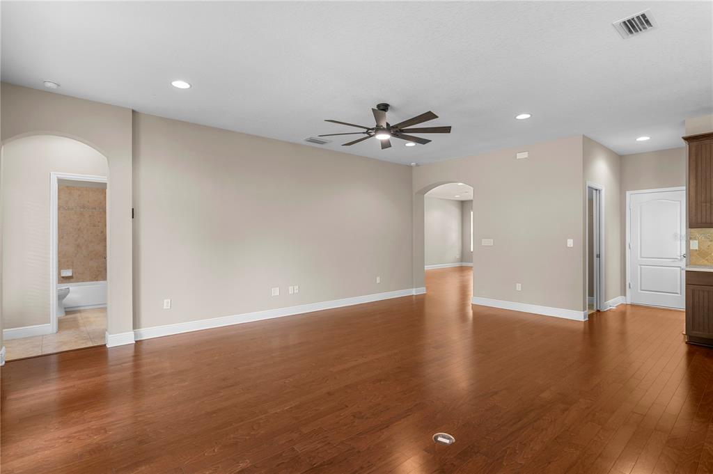 Tampa, Florida, 33647, United States, 5 Bedrooms Bedrooms, ,3 BathroomsBathrooms,Residential,For Sale,1987732