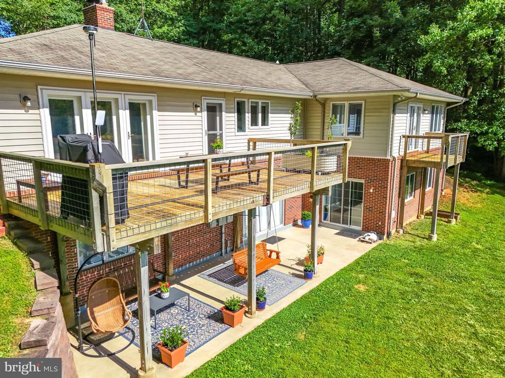 Chester Gap, Virginia, 22623, United States, 4 Bedrooms Bedrooms, ,4 BathroomsBathrooms,Residential,For Sale,1980820