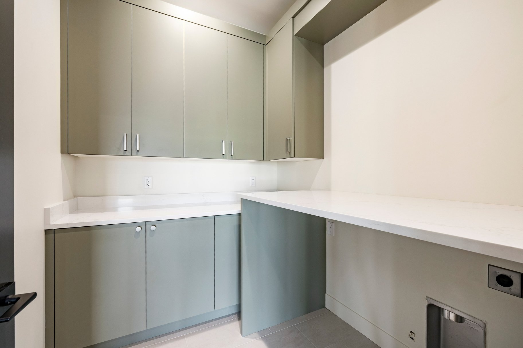  Upgraded Luxury Living with Panoramic Mountain Views - 物件實景