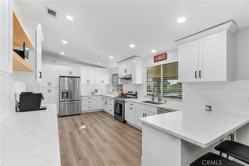 Jurupa Valley, California, 92509, United States, 4 Bedrooms Bedrooms, ,2 BathroomsBathrooms,Residential,For Sale,1987819