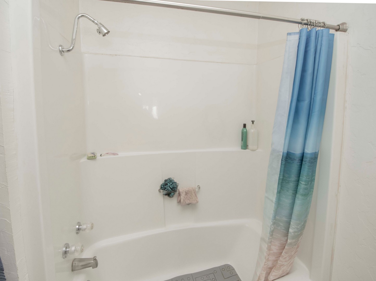 Naples, Idaho, 83847, United States, 2 Bedrooms Bedrooms, ,1 BathroomBathrooms,Residential,For Sale,1979957