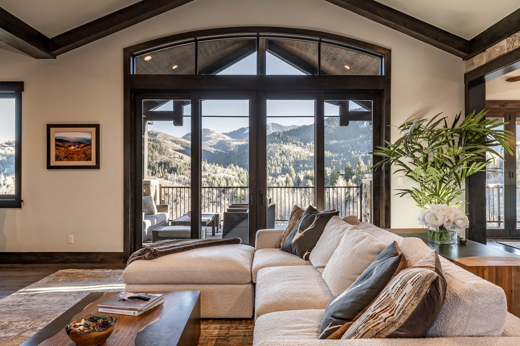  Views, Privacy and Main Level Living in a Gated Community - 物件實景