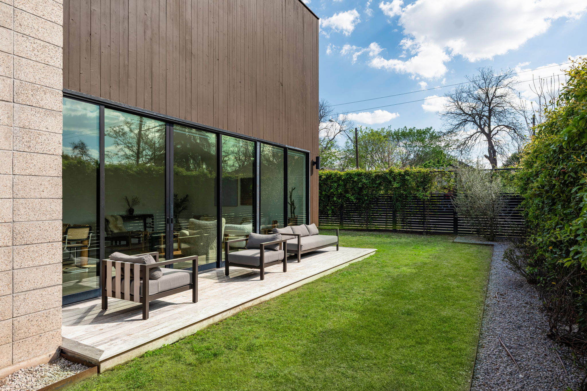  E. 2nd Sancuarty - 物件實景