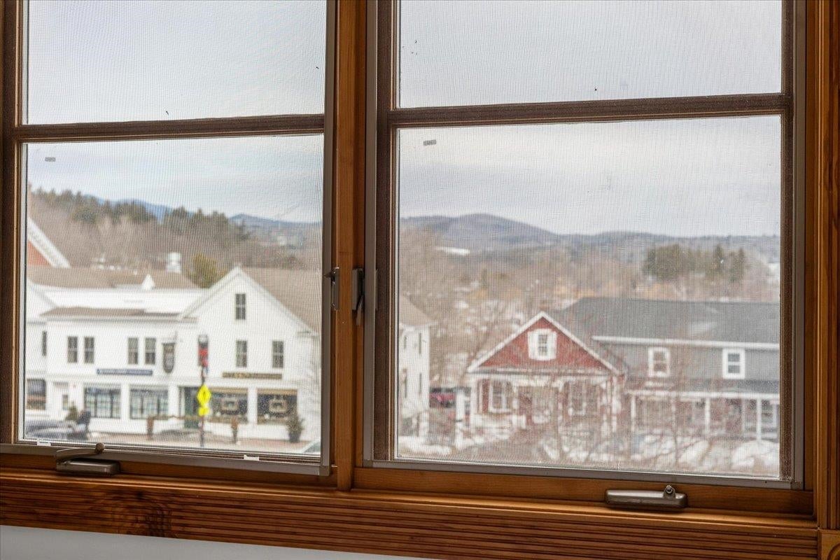 Stowe, Vermont, 05672, United States, 2 Bedrooms Bedrooms, ,1 BathroomBathrooms,Residential,For Sale,1746592