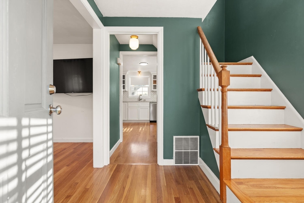 Norwood, Massachusetts, 02062, United States, 3 Bedrooms Bedrooms, ,1 BathroomBathrooms,Residential,For Sale,1987874