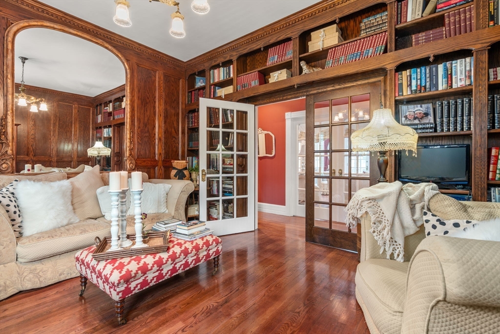 Hopkinton, Massachusetts, 01748, United States, 4 Bedrooms Bedrooms, ,5 BathroomsBathrooms,Residential,For Sale,1982386