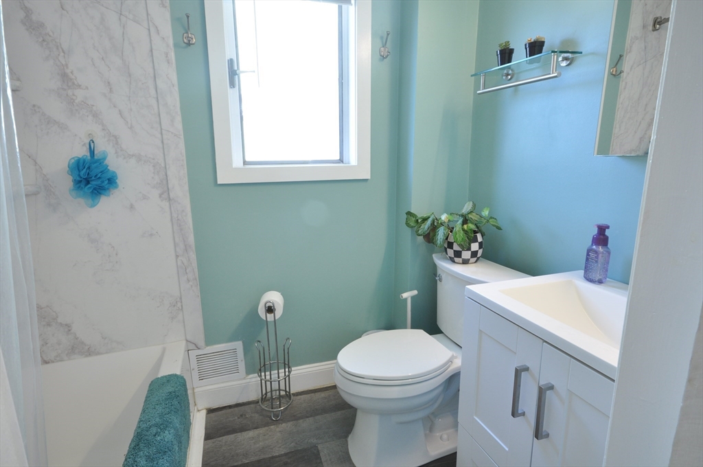 Medford, Massachusetts, 02155, United States, 4 Bedrooms Bedrooms, ,2 BathroomsBathrooms,Residential,For Sale,1980645