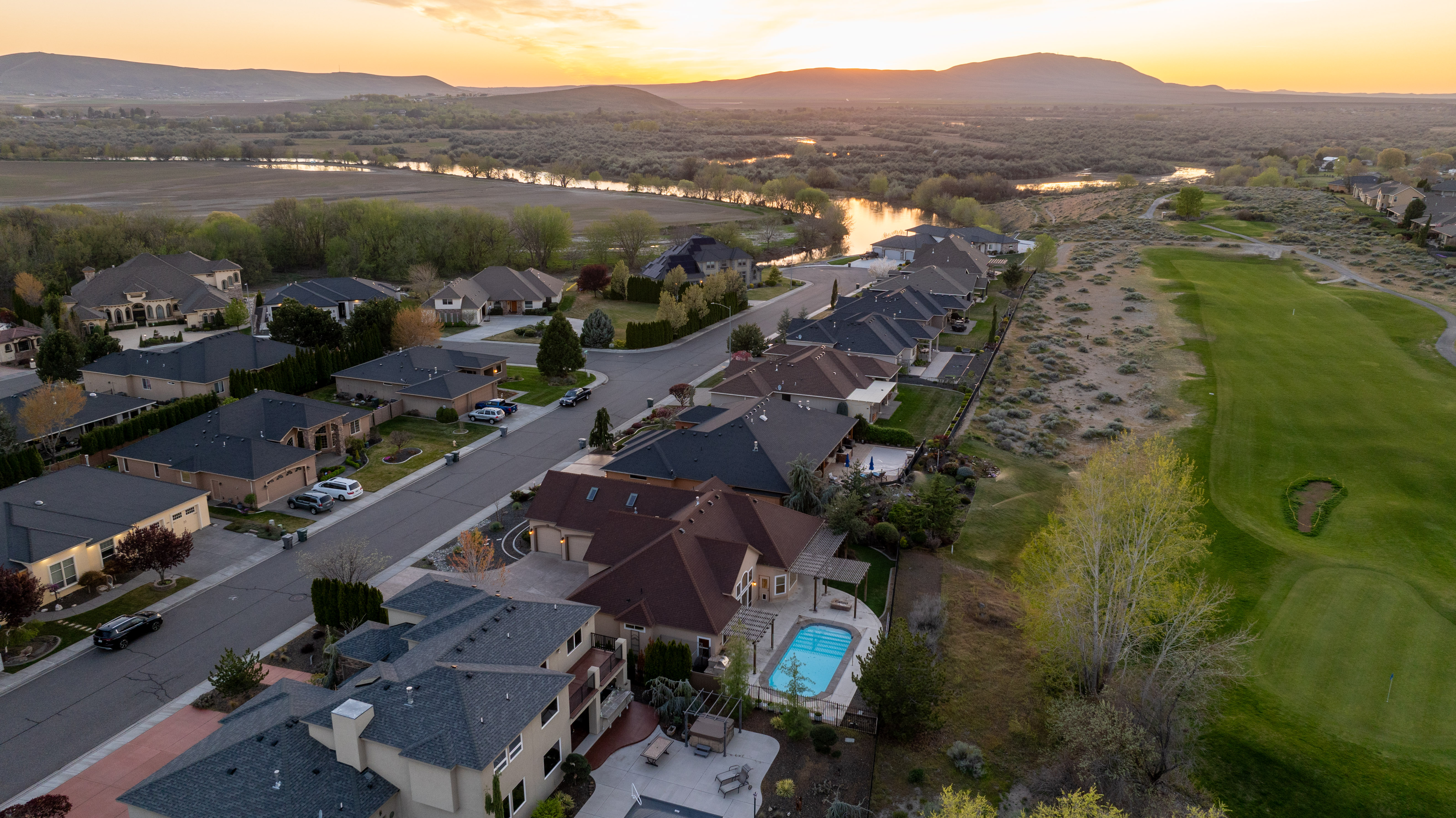  Pool, Course Frontage, Outdoor Kitchen &More - 物件實景