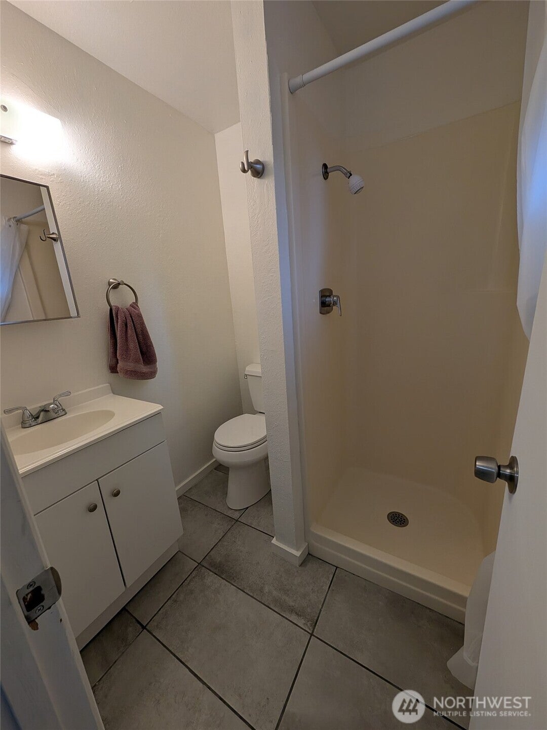 Seattle, Washington, 98133, United States, 3 Bedrooms Bedrooms, ,2 BathroomsBathrooms,Residential,For Sale,1975862