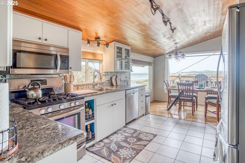 South Beach, Oregon, 97366, United States, 2 Bedrooms Bedrooms, ,2 BathroomsBathrooms,Residential,For Sale,1762023