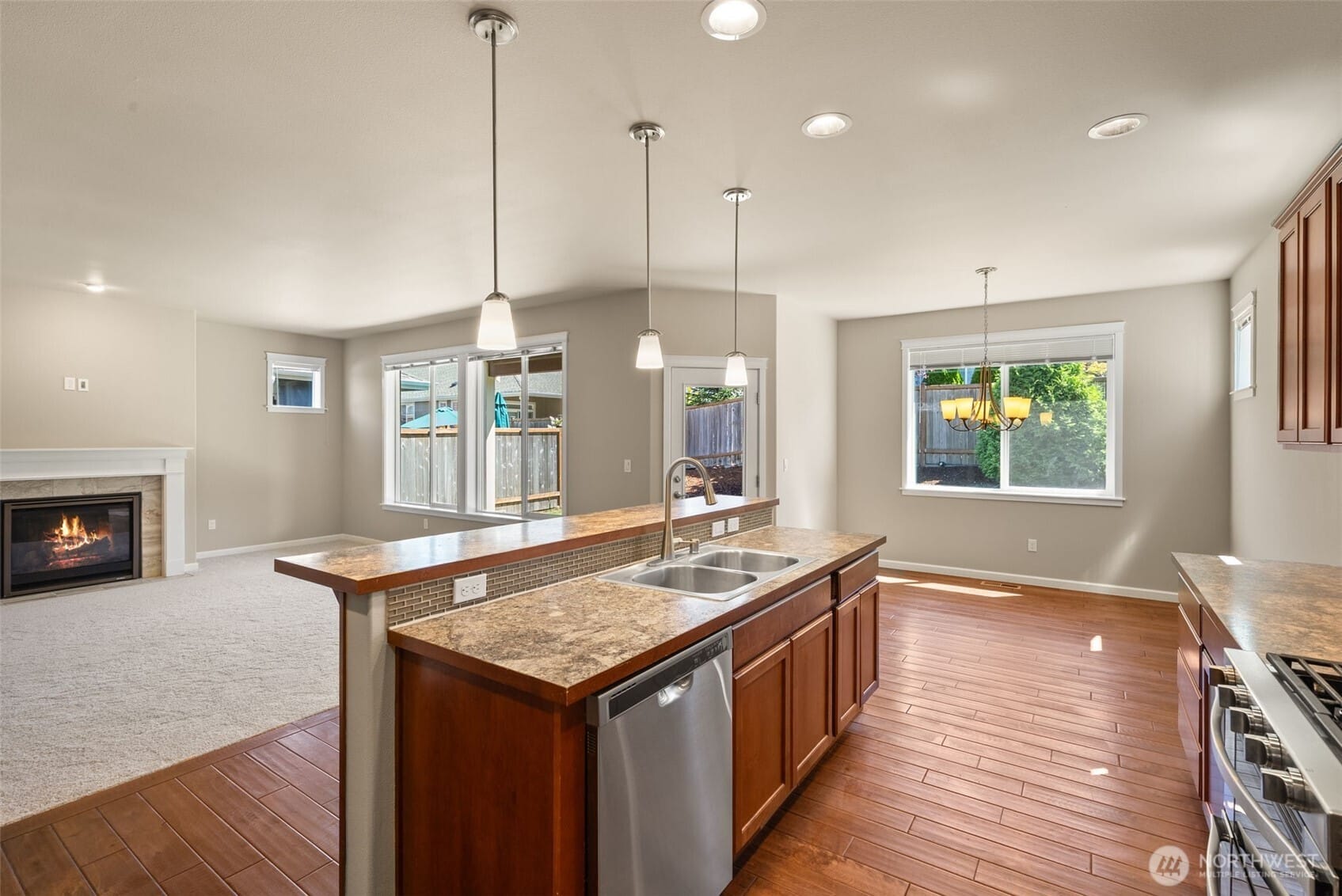 Puyallup, Washington, 98374, United States, 4 Bedrooms Bedrooms, ,3 BathroomsBathrooms,Residential,For Sale,1903446