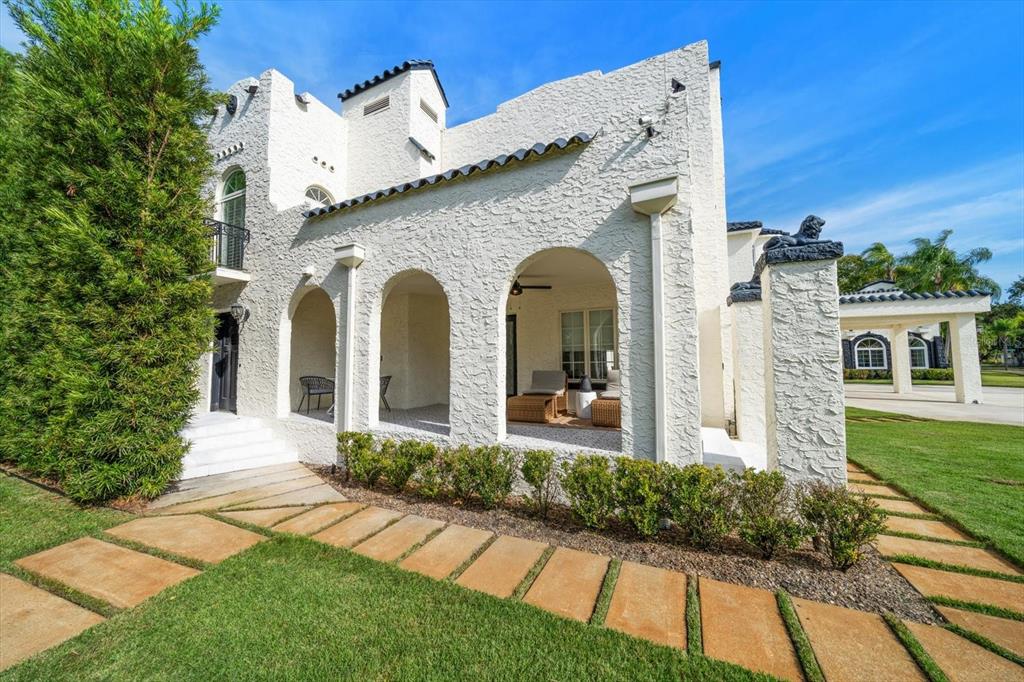 St Petersburg, Florida, 33707, United States, 5 Bedrooms Bedrooms, ,9 BathroomsBathrooms,Residential,For Sale,2000985