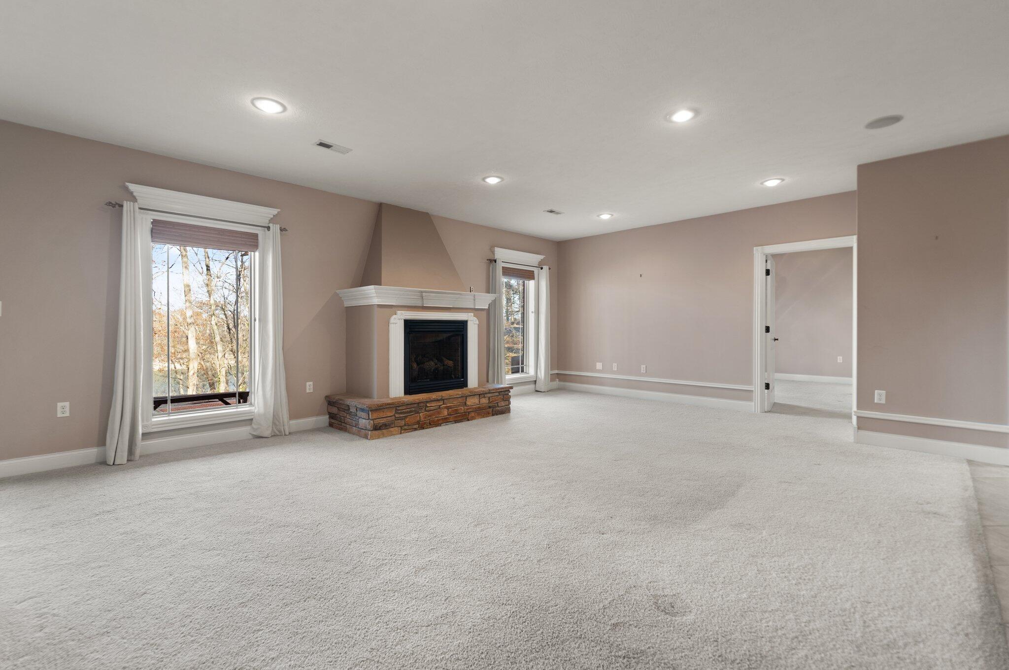 Monticello, Kentucky, 42633, United States, 4 Bedrooms Bedrooms, ,3 BathroomsBathrooms,Residential,For Sale,1691685
