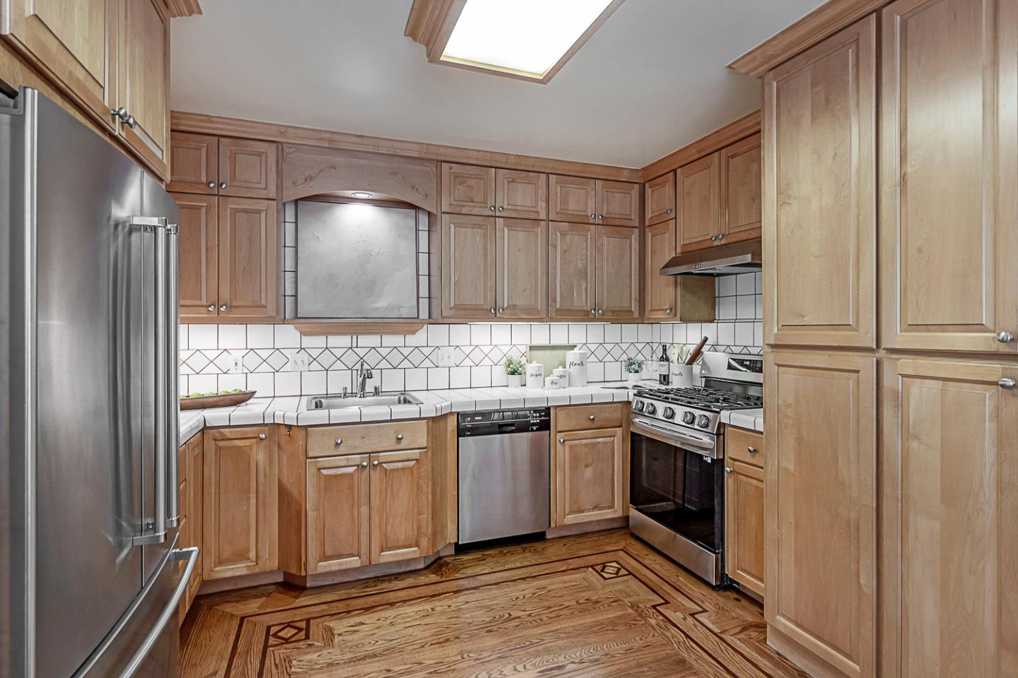 San Mateo, California, 94402, United States, 5 Bedrooms Bedrooms, ,4 BathroomsBathrooms,Residential,For Sale,1901144