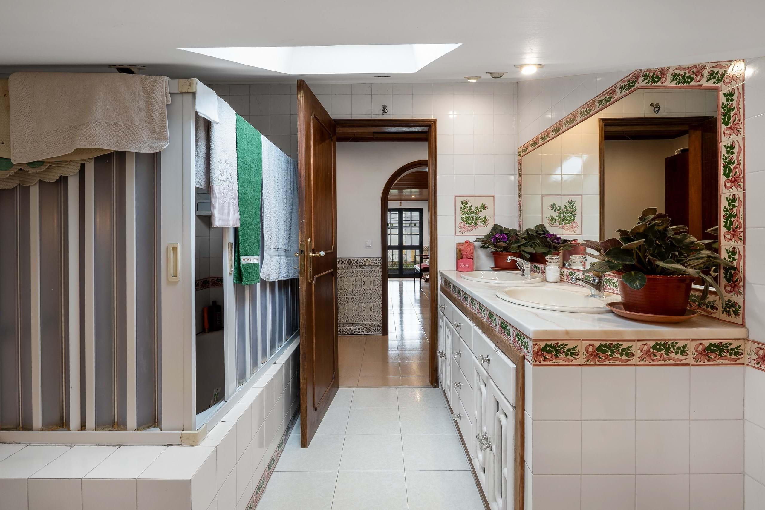 Cascais, Lisbon, 2785-261, PT, 4 Bedrooms Bedrooms, ,3 BathroomsBathrooms,Residential,For Sale,1795238