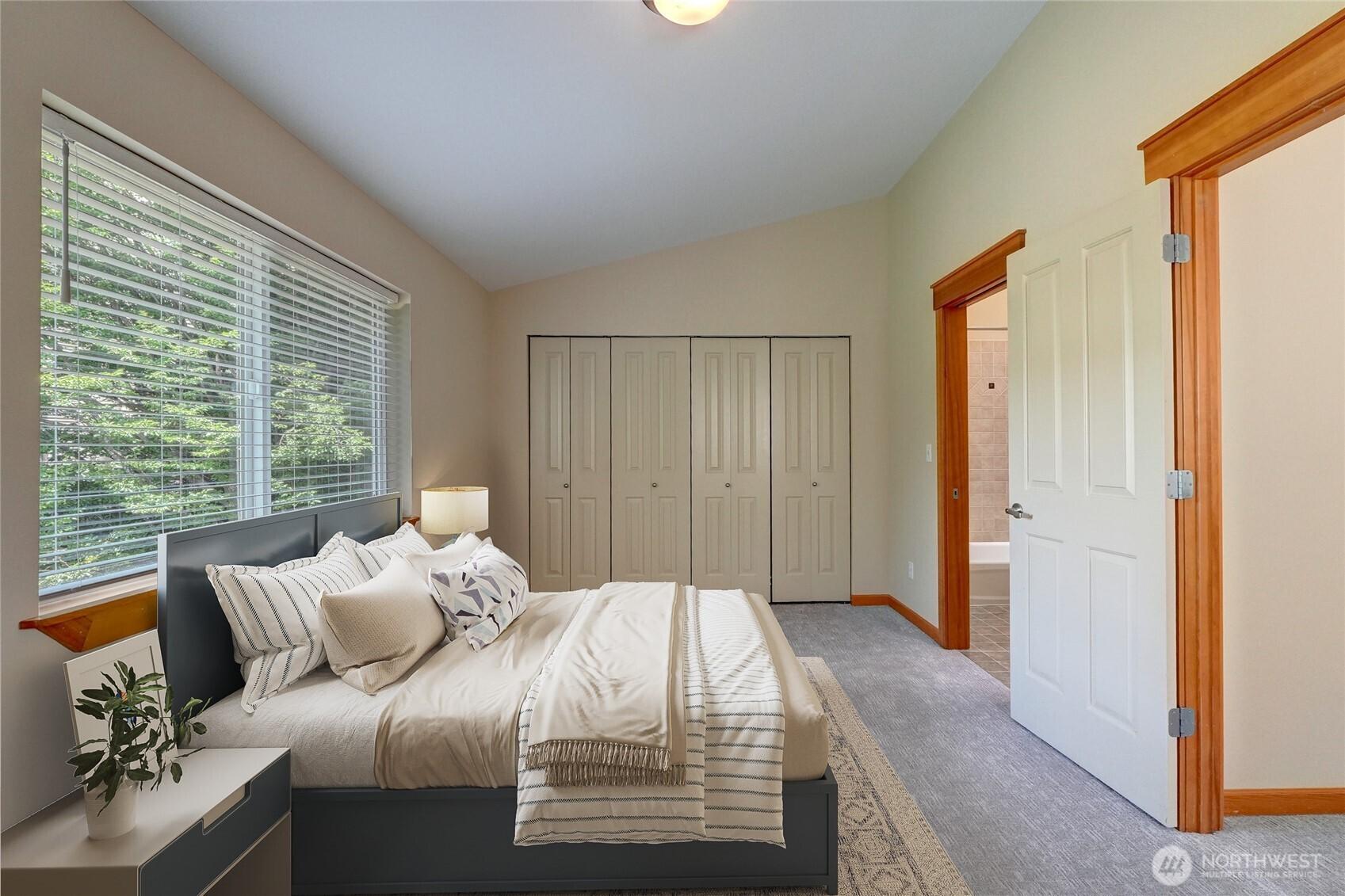 SEATTLE, Washington, 98133, United States, 3 Bedrooms Bedrooms, ,3 BathroomsBathrooms,Residential,For Sale,1890741