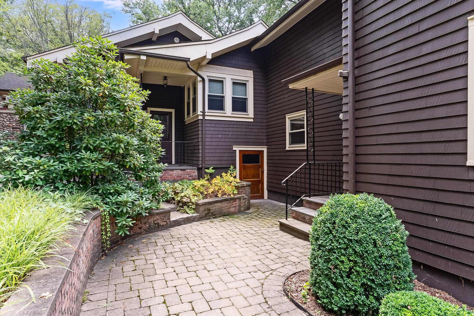  Authentic Craftsman-Style Property Offers Timeless Character - 物件實景