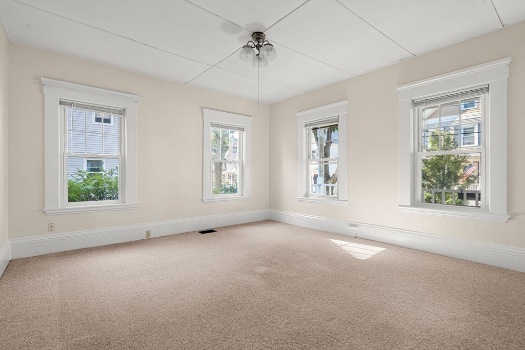 Wakefield, Massachusetts, 01880, United States, 4 Bedrooms Bedrooms, ,2 BathroomsBathrooms,Residential,For Sale,1947079