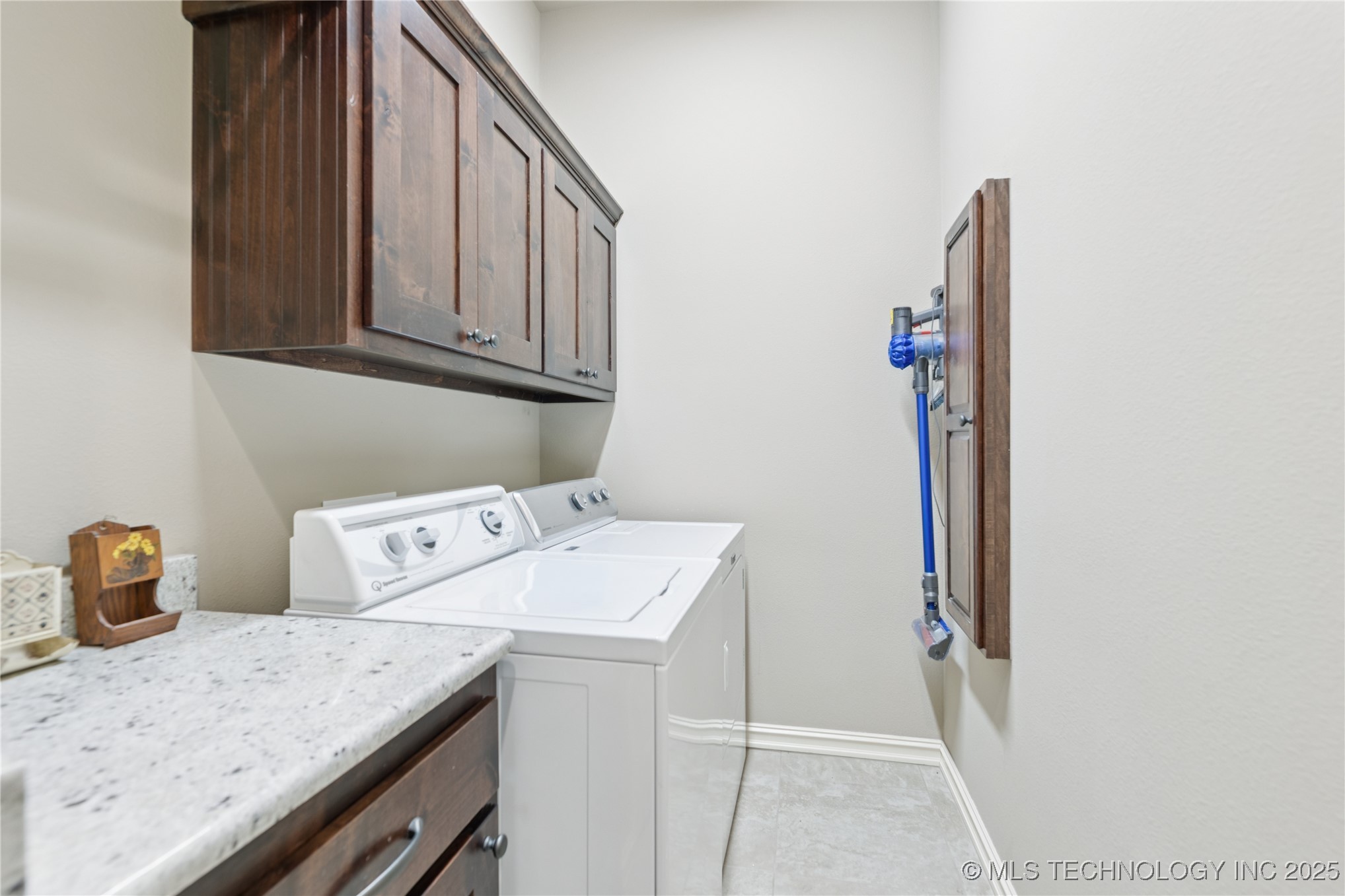 Kiefer, Oklahoma, 74041, United States, 3 Bedrooms Bedrooms, ,2 BathroomsBathrooms,Residential,For Sale,1917885