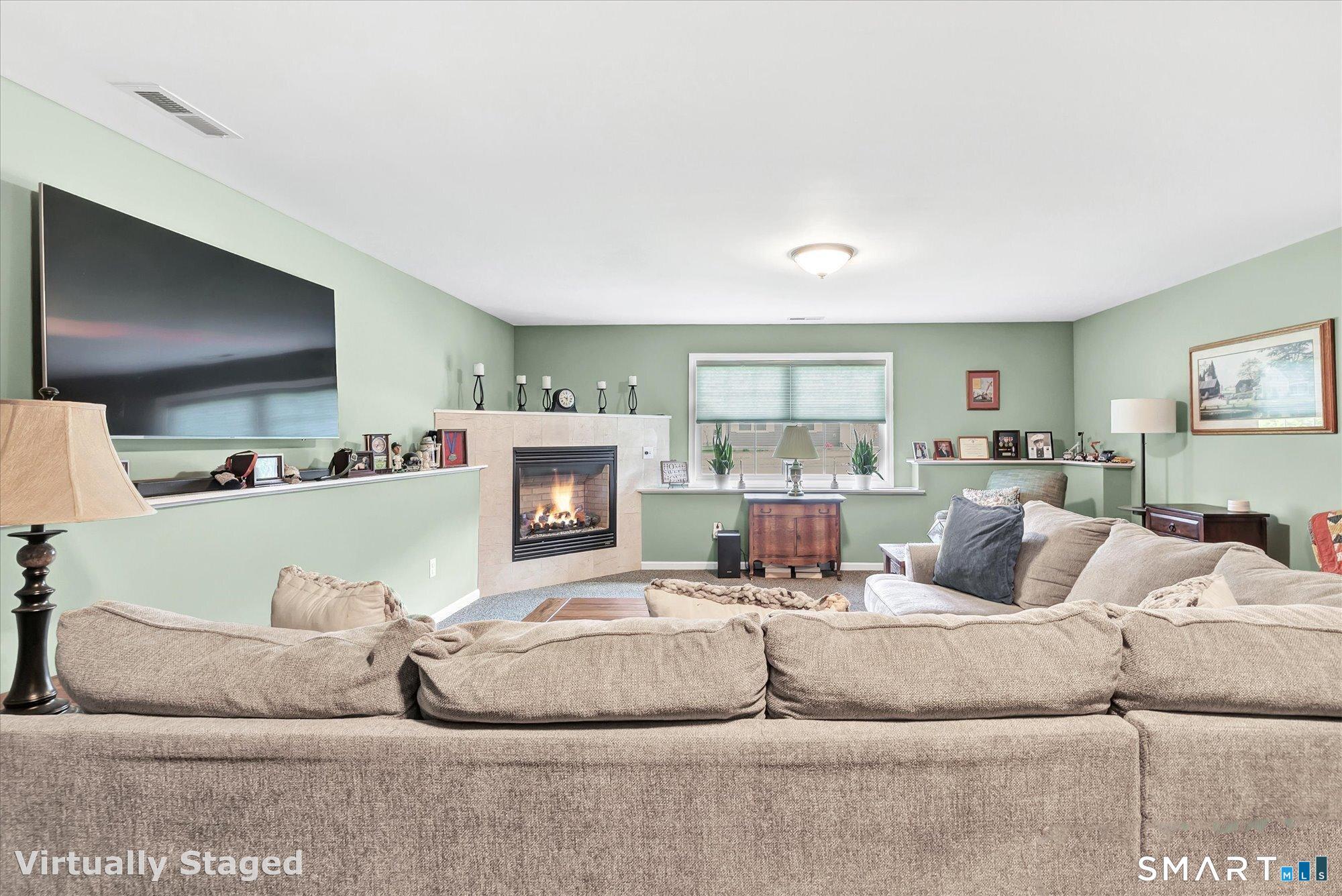 Ansonia, Connecticut, 06401, United States, 4 Bedrooms Bedrooms, ,4 BathroomsBathrooms,Residential,For Sale,2048150