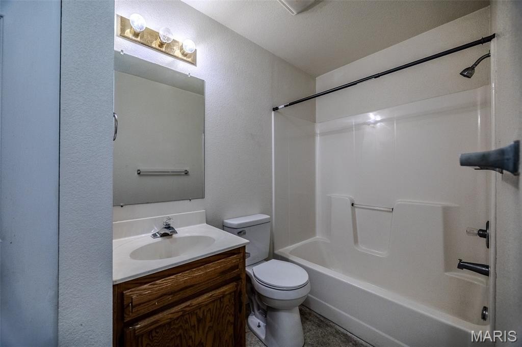 Lebanon, Missouri, 65536, United States, ,Residential,For Sale,1990490