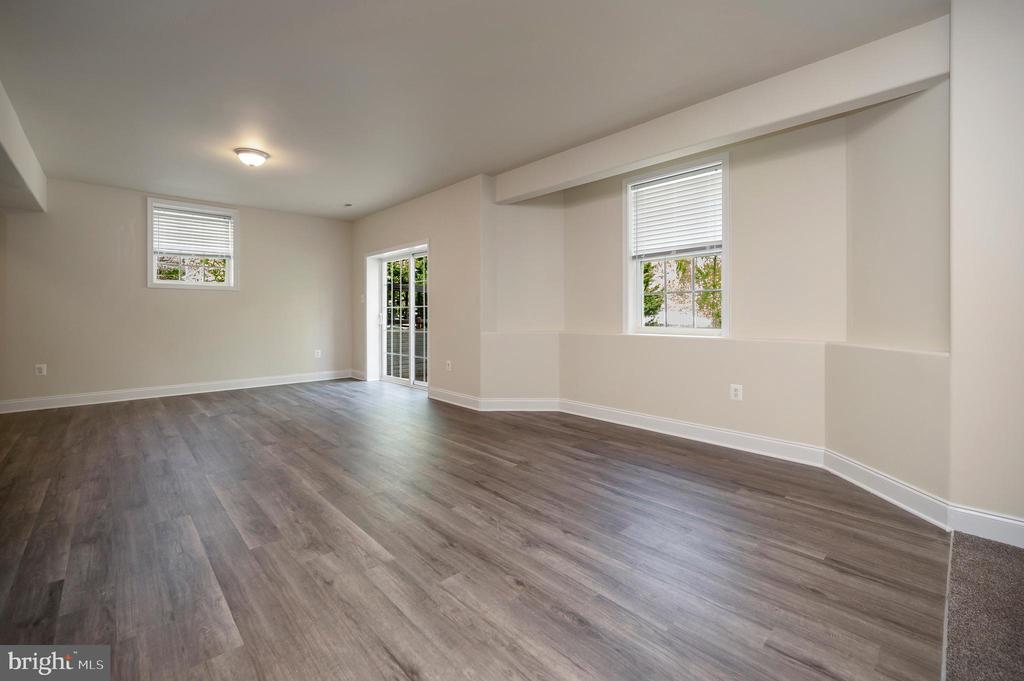 Stafford, Virginia, 22554, United States, 5 Bedrooms Bedrooms, ,5 BathroomsBathrooms,Residential,For Sale,2047982