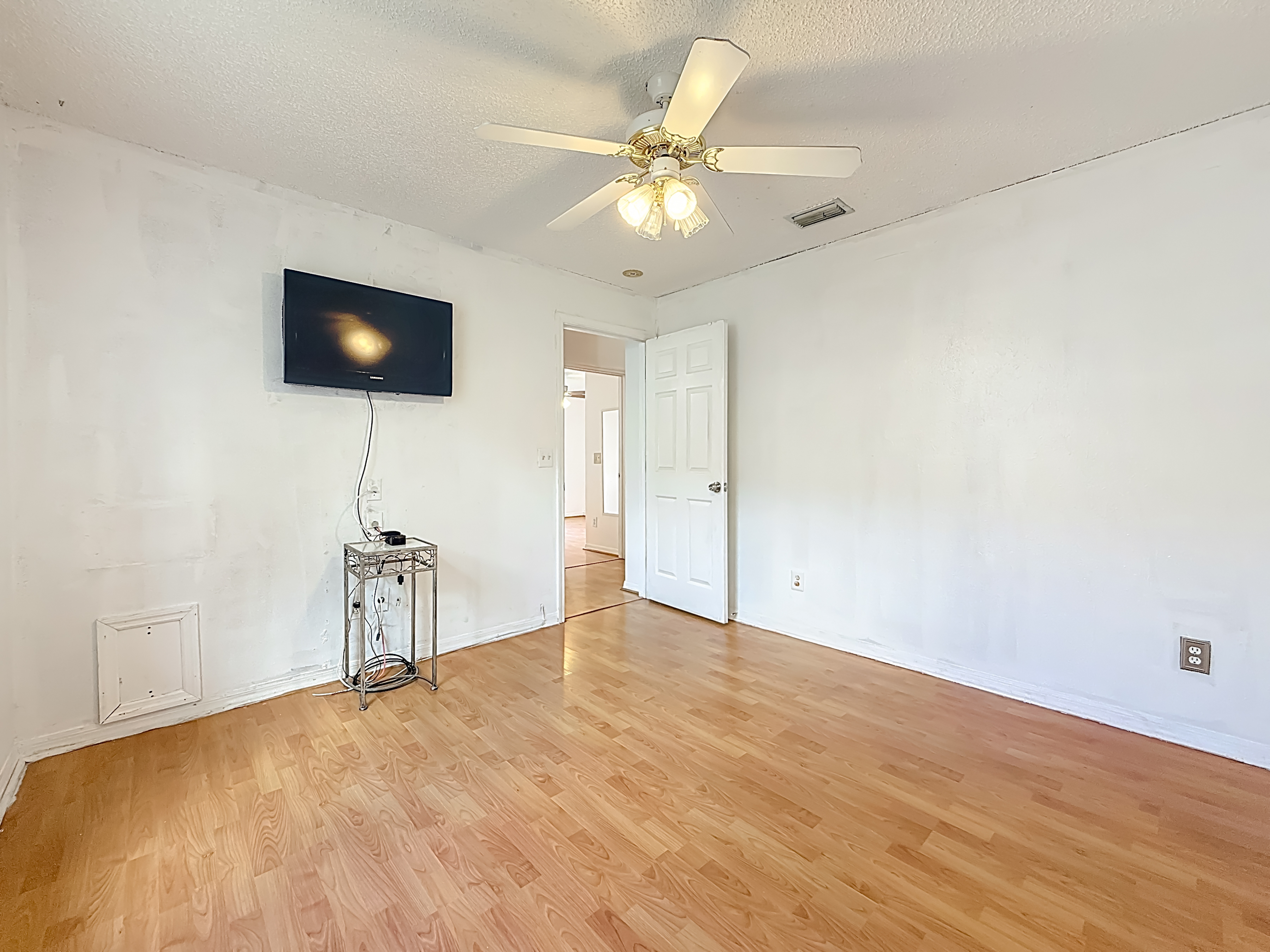 St. Petersburg, Florida, 33713, United States, 4 Bedrooms Bedrooms, ,2 BathroomsBathrooms,Residential,For Sale,2005721