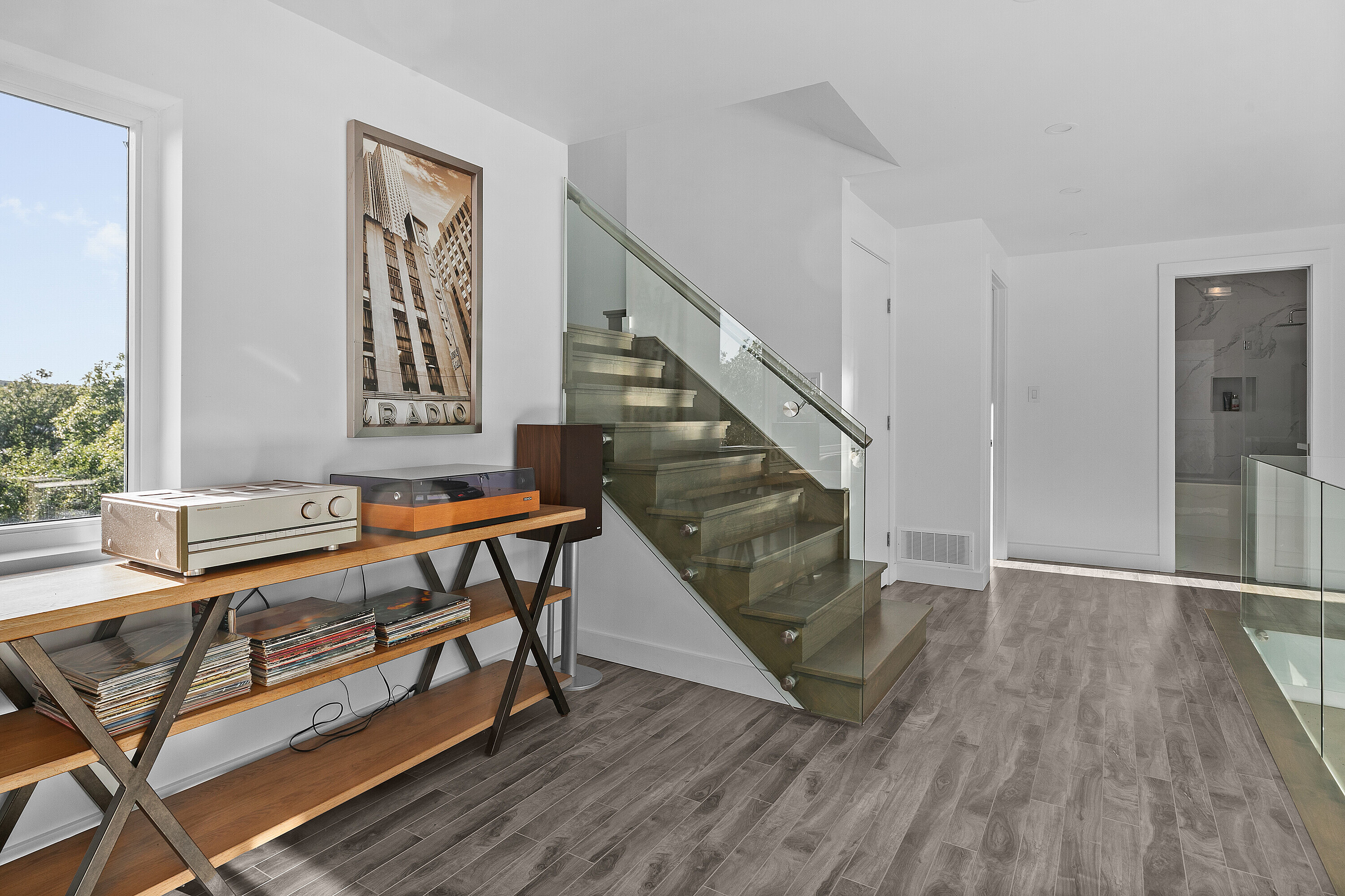  Sleek Modern Designed Home - 物件實景