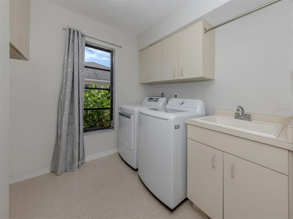 Venice, Florida, 34285, United States, 3 Bedrooms Bedrooms, ,2 BathroomsBathrooms,Residential,For Sale,2000610