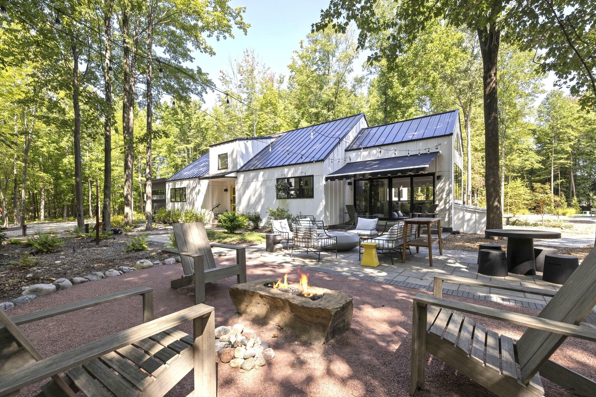 Michigan City, Indiana, 46360, United States, 3 Bedrooms Bedrooms, ,3 BathroomsBathrooms,Residential,For Sale,1988114