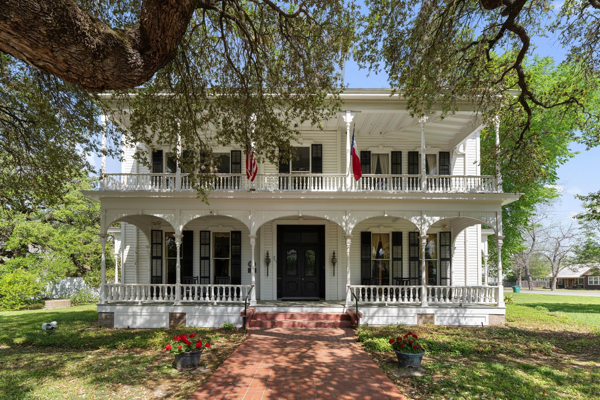  351 E Colorado Street, La Grange, TX, 78945 - 物件實景