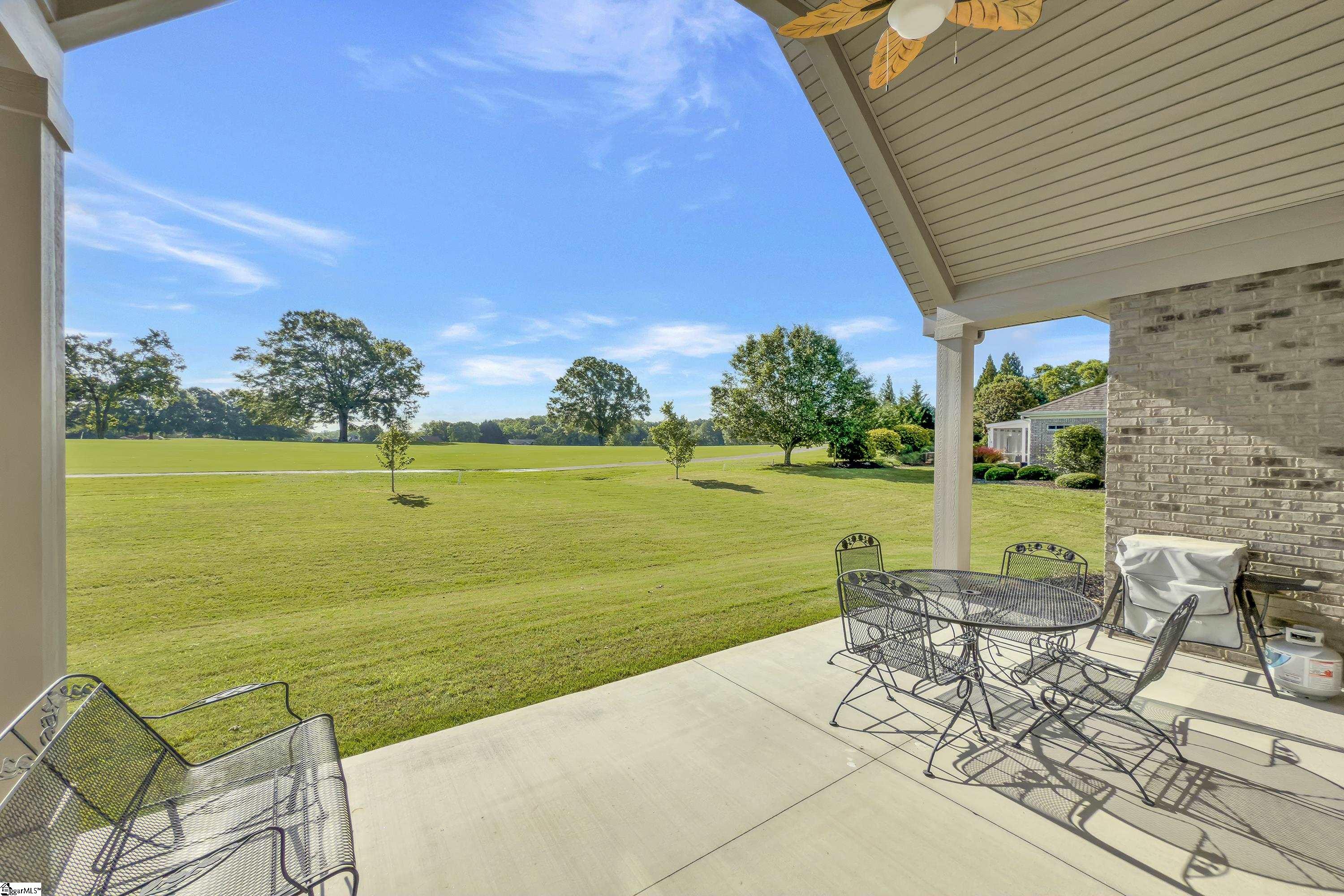 Campobello, South Carolina, 29322, United States, 4 Bedrooms Bedrooms, ,5 BathroomsBathrooms,Residential,For Sale,1827518