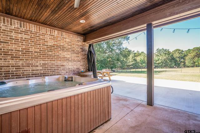 Jacksonville, Texas, 75766, United States, 4 Bedrooms Bedrooms, ,3 BathroomsBathrooms,Residential,For Sale,1975482