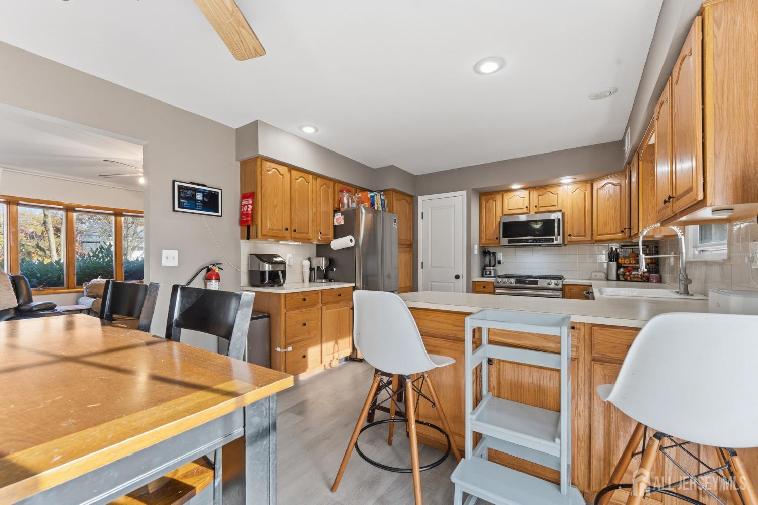 Piscataway, New Jersey, 08854, United States, 3 Bedrooms Bedrooms, ,2 BathroomsBathrooms,Residential,For Sale,1989136