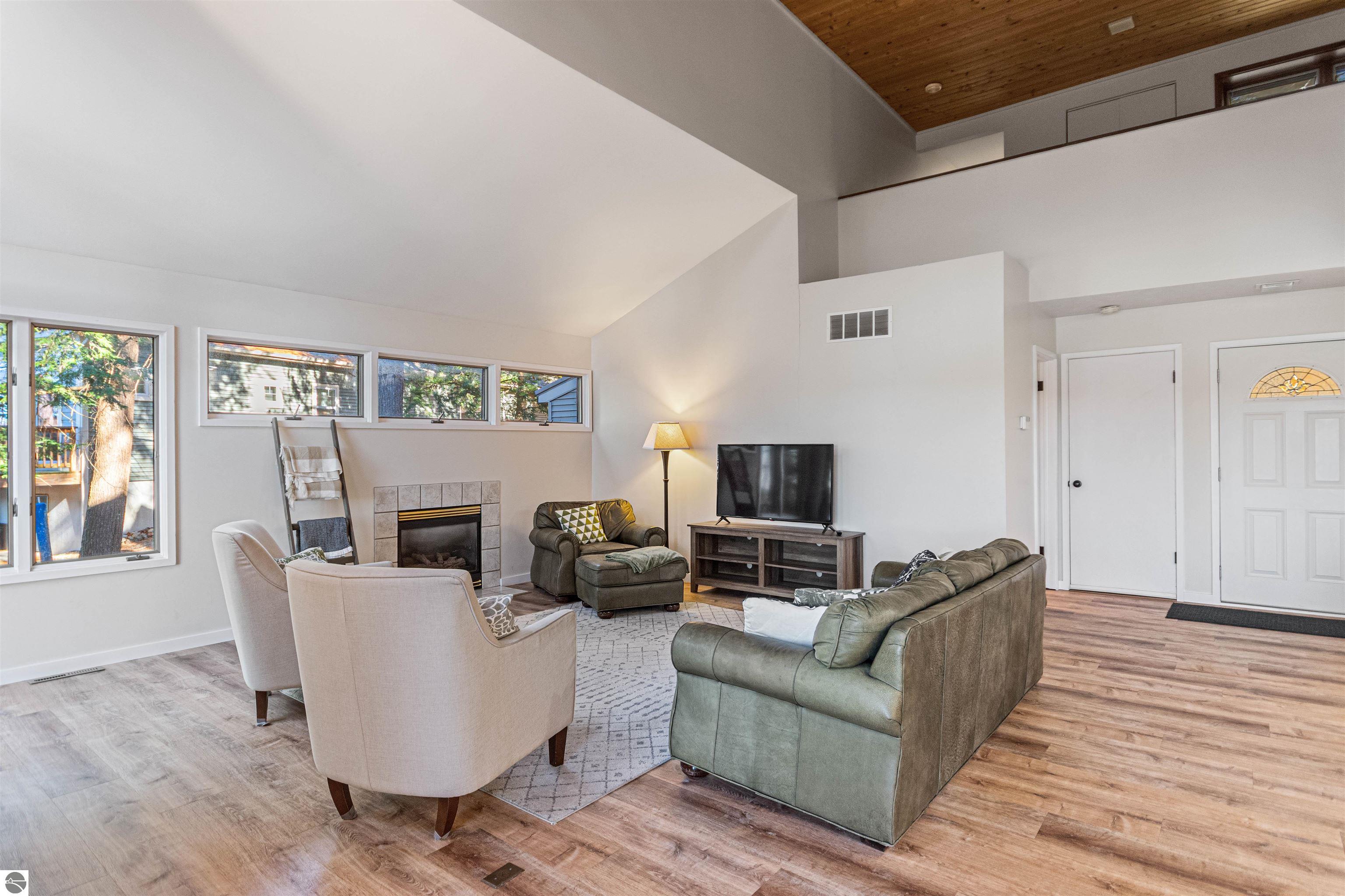 Traverse City, Michigan, 49685, United States, 3 Bedrooms Bedrooms, ,3 BathroomsBathrooms,Residential,For Sale,1988972