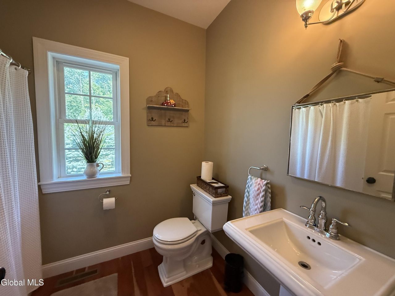 Queensbury, New York, 12804, United States, 4 Bedrooms Bedrooms, ,4 BathroomsBathrooms,Residential,For Sale,1908920
